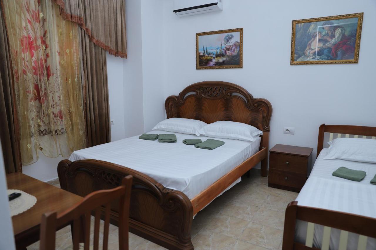 Hanna'S Hostel Berat Esterno foto