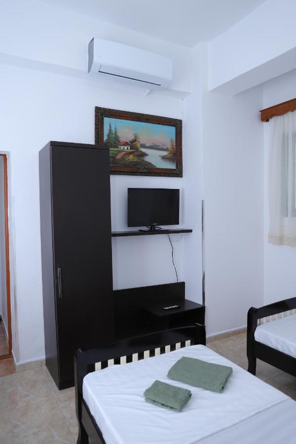 Hanna'S Hostel Berat Esterno foto